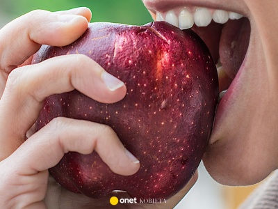 Pora dnia jedzenia jabłka ma znaczenie w odchudzaniu. Eksperci są zgodni