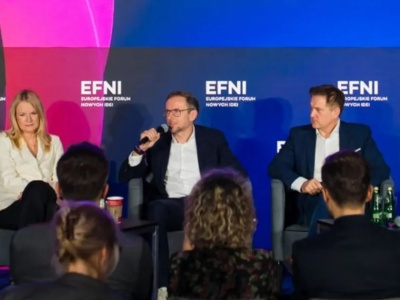 Media w centrum przemian: między AI, subskrypcją a Big Techami