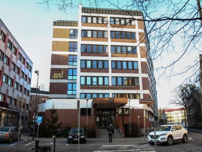 Na chorego członka rodziny dostaniemy zasiłek opiekuńczy. To nawet 60 płatnych dni na opiekę