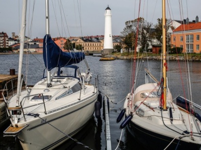 To miejsce jest idealne na jesienny city break. Dopłyniesz tam promem