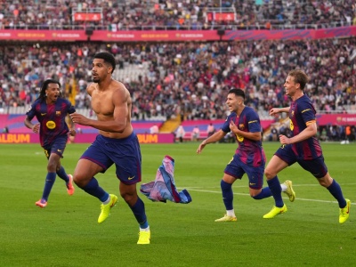 Że Barcelona bywa naga to pół biedy. Gorzej, że w ogóle tego nie ukrywa