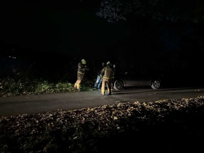 Jedno auto w rowie. Zakrzów