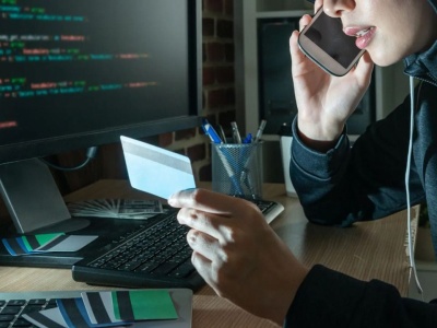 Duży bank ostrzega klientów. Ten błąd popełniają na potęgę, później pieniądze znikają z konta