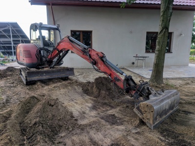 Czy wciąż warto? Używana koparka Neuson 3503 w Naszym teście