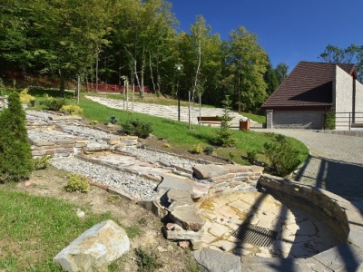 Najmniejsze polskie uzdrowisko zachwyca jesienią. Możesz tu odpocząć w zupełnej ciszy