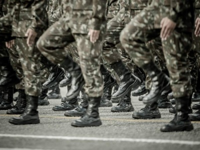 Minister obrony Niemiec żąda badań lekarskich wszystkich młodych. „Musimy wiedzieć, kto jest gotowy do walki”