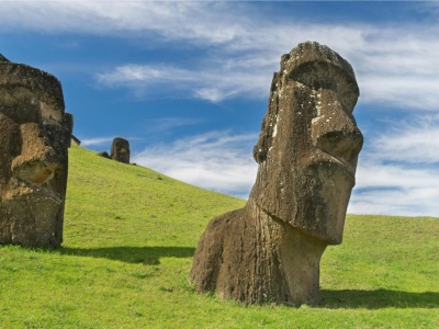 Posągi Moai naprawdę chodziły. Rozwiązano zagadkę sprzed wieków