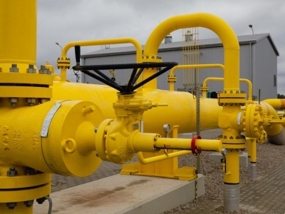 Unia powoli zakręca kurek z rosyjskim gazem, ale... Węgrzy i Słowacy kręcą w drugą stronę