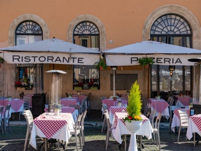 Gdzie zjeść w Rzymie? Kulinarna podróż po sercu Wiecznego Miasta