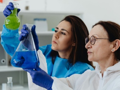 Niepokojące dane z USA: 70 proc. mniej publikacji kobiet w nauce