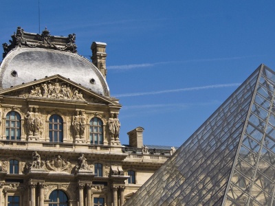 Znaleziono jeden ze skradzionych klejnotów. Był niedaleko muzeum