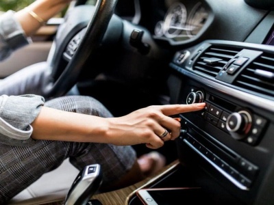 Ostatnie dni, żeby uniknąć kary. Kontrolerzy chodzą od auta do auta i robią zdjęcia