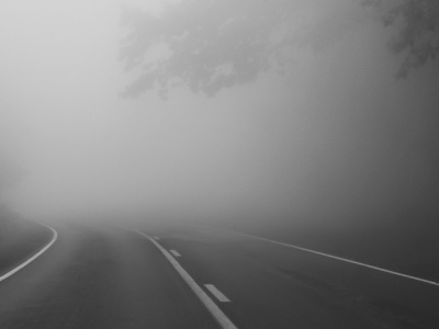 Uwaga! Gęsta mgła w Kujawsko-Pomorskiem. Widoczność może być ograniczona do 100-200 metrów