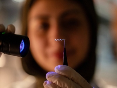 Innowacyjny implant mózgowy. Dostarcza leki z chirurgiczną precyzją