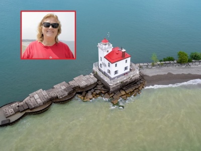 67-latka zamieszkała w opuszczonej latarni morskiej. Tak ją urządziła