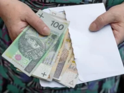 Trzymasz gotówkę w domu? Urząd Skarbowy może zabrać 75% – nawet jeśli to twoje pieniądze