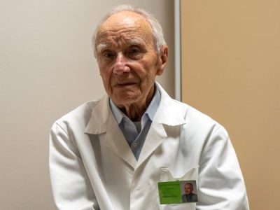 Ma 92 lata i wciąż ratuje ludzi!