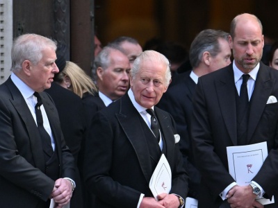 To przełom w rodzinie królewskiej. Książę zaskoczył decyzją o odstąpieniu