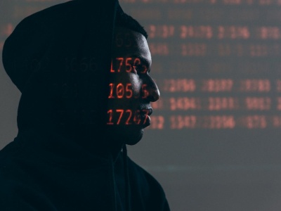 Polska cyberbezpieczna, ale jakim kosztem... Widełki płac w branży poszły w górę o 5 tys. zł