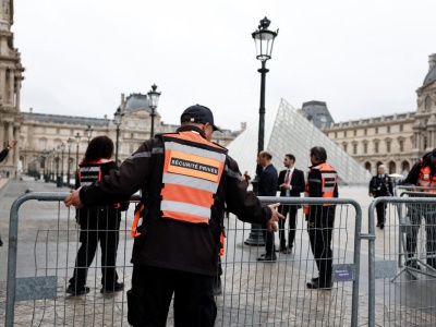 Kradzież klejnotów z Luwru. Dyrektorka Zamku Królewskiego: To była akcja na rympał