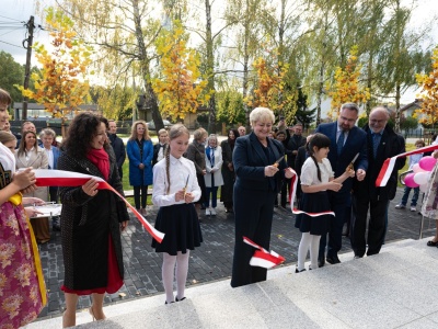 Rozbudowana szkoła w Bąkowie oddana do użytku. Zakończyła się jedna z dużych inwestycji w gminie Strumień
