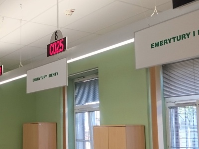 Emeryci nie dostaną świadczenia w listopadzie. Psioczyć nie będą