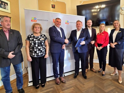 Andrychów kupi mikrobus dla osób z niepełnosprawnościami. Jest umowa i dofinansowanie z PFRON