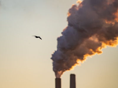 Rekordowy wzrost CO2 w atmosferze. Trzy wskaźniki, które niepokoją ekspertów