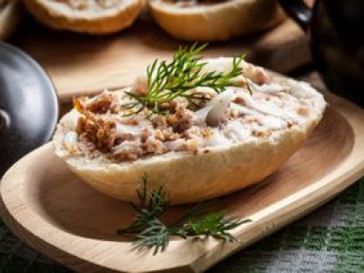 Dziadek dał mi słoiczek na spróbowanie. Tak pyszny, że można wyjadać łyżką