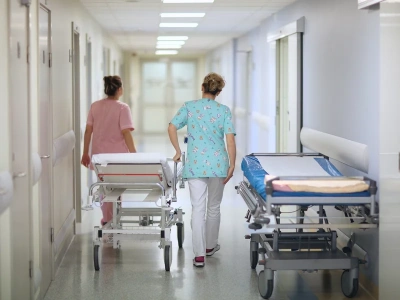 Umierał na szpitalnym korytarzu. Tak chorego potraktowano na SOR