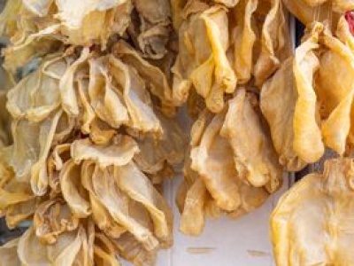 Jego nazwa odstrasza, ale ma mnóstwo kolagenu. Działa jak zastrzyk energii