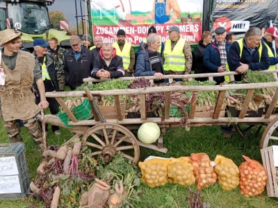 Rolnicy rozdawali warzywa za darmo w Świętej Annie. Protesty dopiero się zaczną