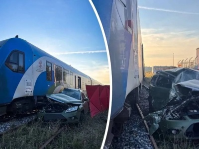 Tragedia na przejeździe kolejowym. Auto zmiażdżone przez pociąg. Kierowca nie przeżył