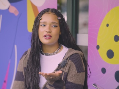 To mama zrobiła z niej gwiazdę? Sara James nie gryzie się w język. 