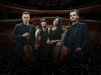 Dźwięki wielkiego ekranu na scenie Cavatina Hall