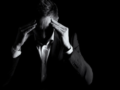 „Jutro chciałbym mieć zawał serca”. Menedżer z depresją łatwo staje się „korpo-kąskiem”, ale wyjście z depresji jest jak wybudzenie ze snu