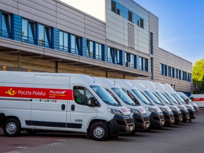 Poczta Polska stawia na usługi kurierskie. Integracja z Orlen Paczką