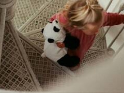 Jak zabezpieczyć schody przed małymi dziećmi?