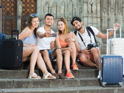 Podróże priorytetem młodych Europejczyków. Najchętniej do Włoch, Hiszpanii i Grecji