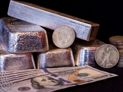 Mocna przecena srebra. Biały metal znów poniżej 50 USD/oz