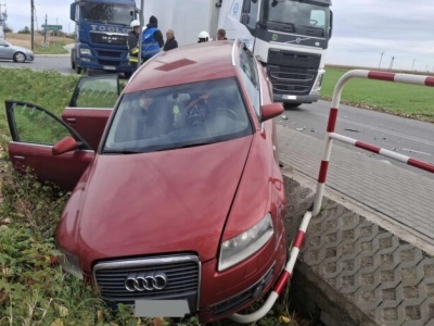 Koleje zderzenie osobówki z ciężarówką. Jeden z kierowców pijany!