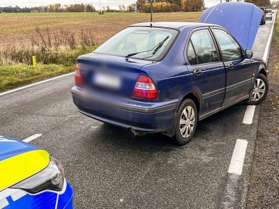 Policyjny pościg przez dwa powiaty. Kierowca uciekał, bo miał dożywotni zakaz prowadzenia