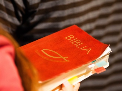 To nie było jabłko. Naukowcy ujawnili, jaki owoc naprawdę Ewa podała Adamowi