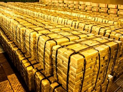 Złoto cofa się z historycznych szczytów. Bańka pękła czy to chwilowy oddech?