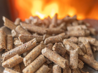 Jak rozpoznać dobry pellet? Odpowiedni certyfikat to nie wszystko. Te kwestie są kluczowe