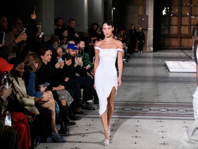 Nowy projekt buntowników świata mody. Te ubrania pielęgnują skórę jak kosmetyki