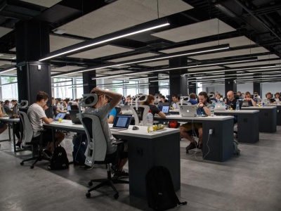 Biznes krytykuje pilotaż czterodniowego tygodnia pracy. 