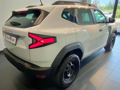 To najtańsza fabrycznie nowa Dacia Duster z LPG w Polsce. Kosztuje tyle co miejski hatchback i można ją mieć od ręki