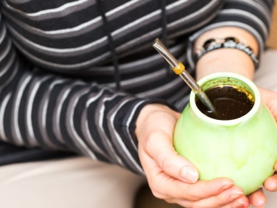 Pijesz ten napój zamiast zwykłej herbaty? Lepiej na niego uważaj