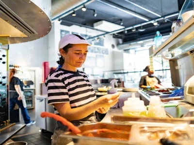 Restauracyjny gigant zamyka lokale. Pracę straci ponad tysiąc osób, podano lokalizacje